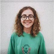 Ragazza universitaria offre lezioni di inglese